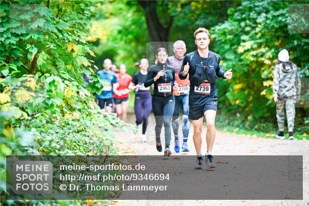 12.10.2025 - Bramfelder Halbmarathon 2025 Dr. Thomas Lammeyer http://msf.ph/oto/9346694 12.10.2025 10:21:15 Laufen 2963, 2709, 2739 meine-sportfotos.de