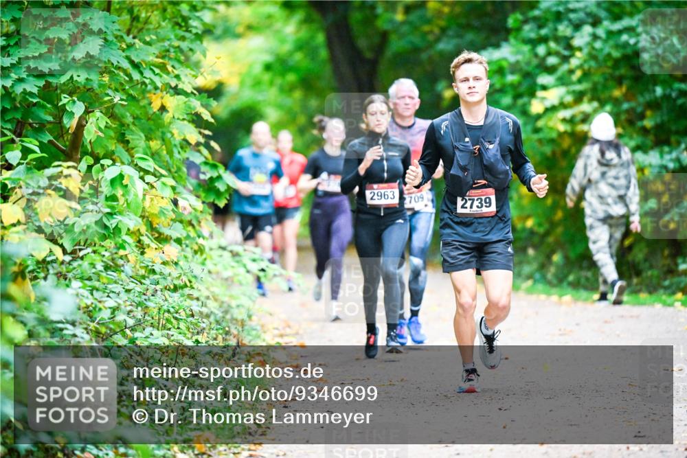 12.10.2025 - Bramfelder Halbmarathon 2025 Dr. Thomas Lammeyer http://msf.ph/oto/9346699 12.10.2025 10:21:16 Laufen 2963, 2709, 2739 meine-sportfotos.de