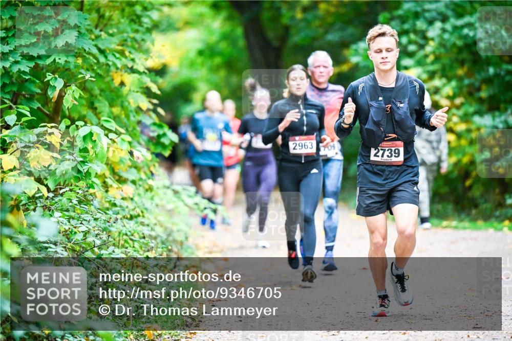 12.10.2025 - Bramfelder Halbmarathon 2025 Dr. Thomas Lammeyer http://msf.ph/oto/9346705 12.10.2025 10:21:17 Laufen 2963, 2739 meine-sportfotos.de