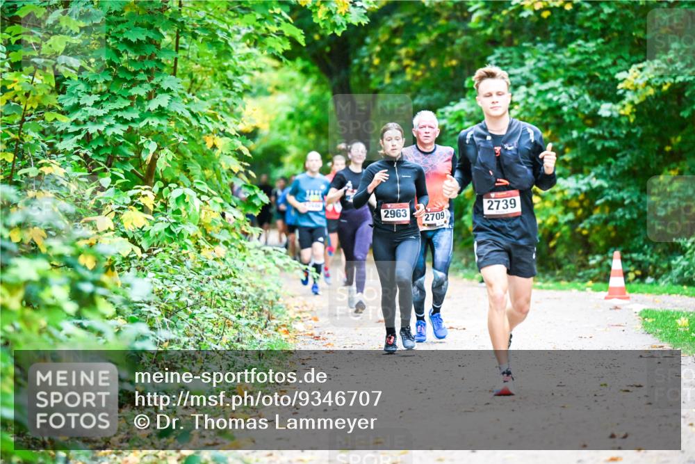 12.10.2025 - Bramfelder Halbmarathon 2025 Dr. Thomas Lammeyer http://msf.ph/oto/9346707 12.10.2025 10:21:18 Laufen 2963, 2739, 2709 meine-sportfotos.de