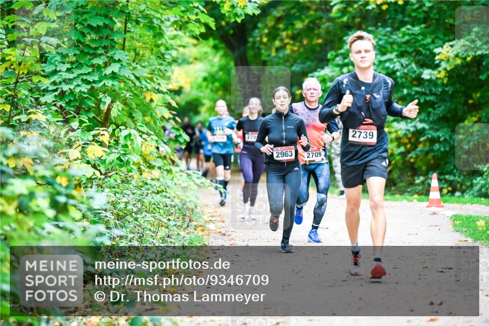 12.10.2025 - Bramfelder Halbmarathon 2025 Dr. Thomas Lammeyer http://msf.ph/oto/9346709 12.10.2025 10:21:18 Laufen 279, 2739, 2963, 2709 meine-sportfotos.de