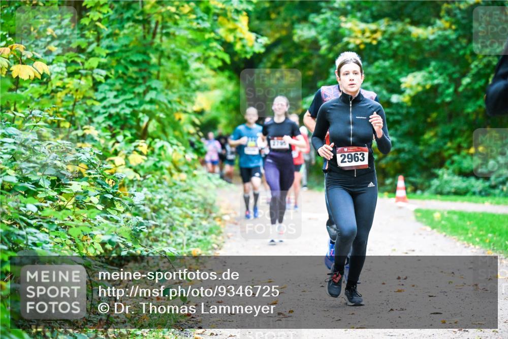 12.10.2025 - Bramfelder Halbmarathon 2025 Dr. Thomas Lammeyer http://msf.ph/oto/9346725 12.10.2025 10:21:21 Laufen 2795, 2963 meine-sportfotos.de