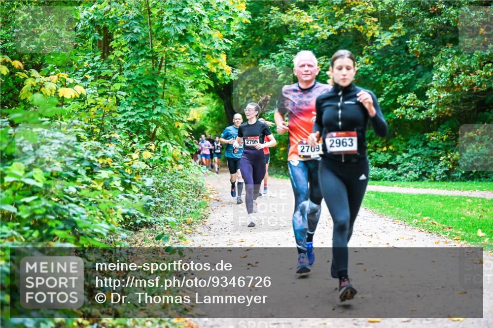 12.10.2025 - Bramfelder Halbmarathon 2025 Dr. Thomas Lammeyer http://msf.ph/oto/9346726 12.10.2025 10:21:22 Laufen 2795, 2963, 2709 meine-sportfotos.de