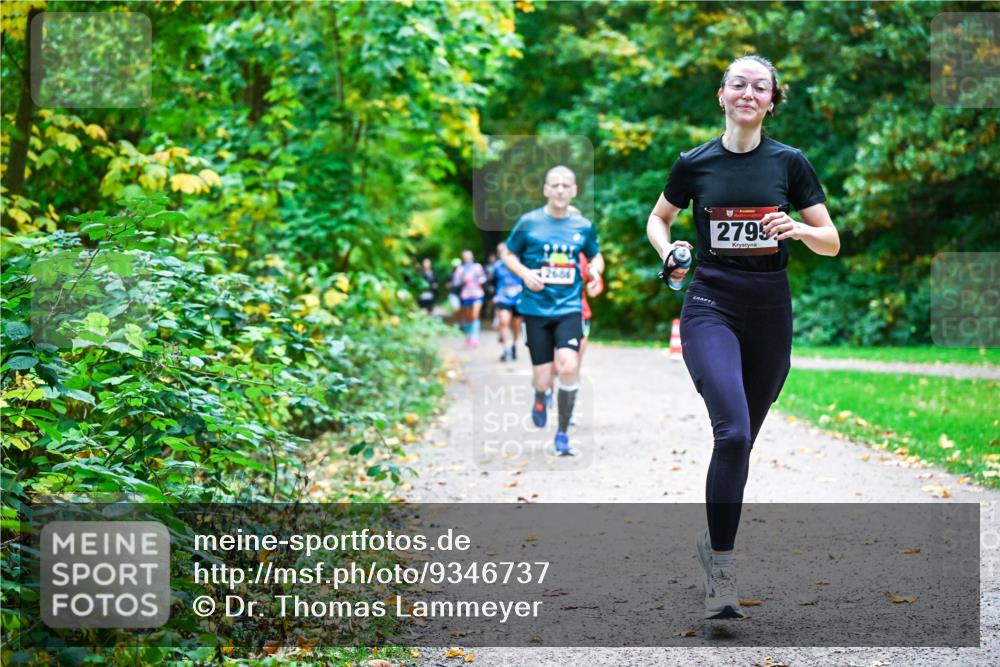 12.10.2025 - Bramfelder Halbmarathon 2025 Dr. Thomas Lammeyer http://msf.ph/oto/9346737 12.10.2025 10:21:24 Laufen 2799, 2686 meine-sportfotos.de