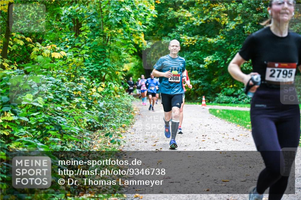 12.10.2025 - Bramfelder Halbmarathon 2025 Dr. Thomas Lammeyer http://msf.ph/oto/9346738 12.10.2025 10:21:25 Laufen 2025, 2795, 2686 meine-sportfotos.de