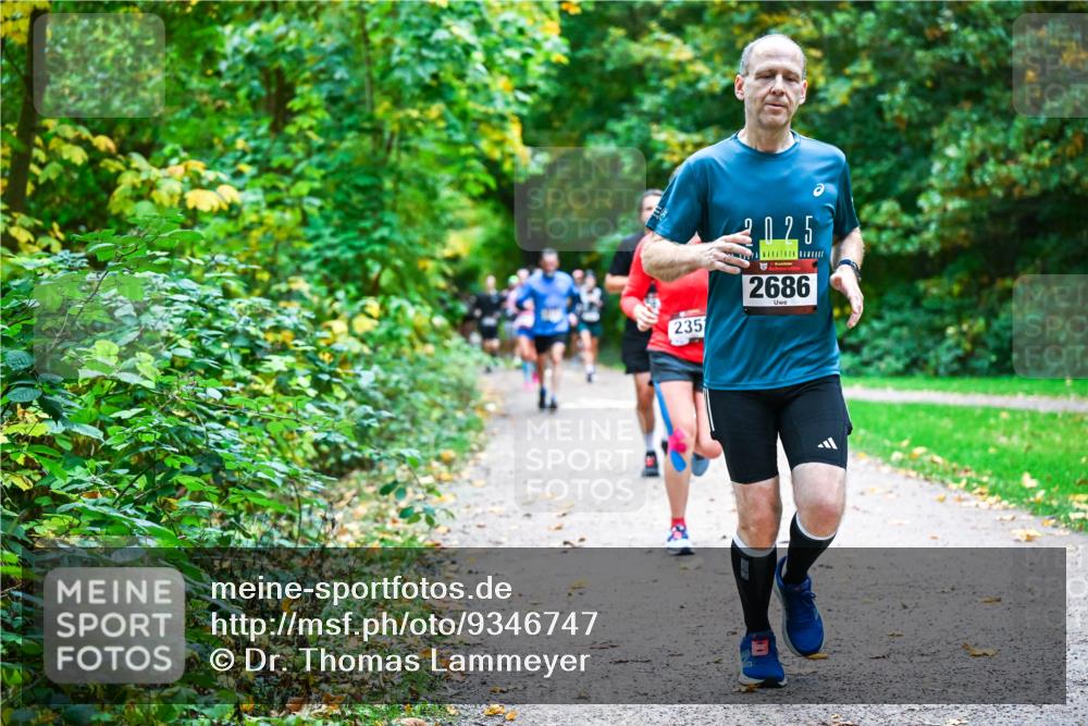 12.10.2025 - Bramfelder Halbmarathon 2025 Dr. Thomas Lammeyer http://msf.ph/oto/9346747 12.10.2025 10:21:26 Laufen 235, 2025, 2686 meine-sportfotos.de