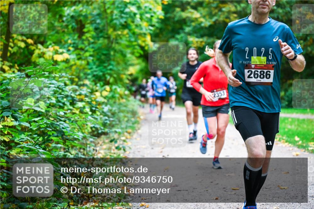 12.10.2025 - Bramfelder Halbmarathon 2025 Dr. Thomas Lammeyer http://msf.ph/oto/9346750 12.10.2025 10:21:27 Laufen 2353, 2025, 39, 34, 2686 meine-sportfotos.de