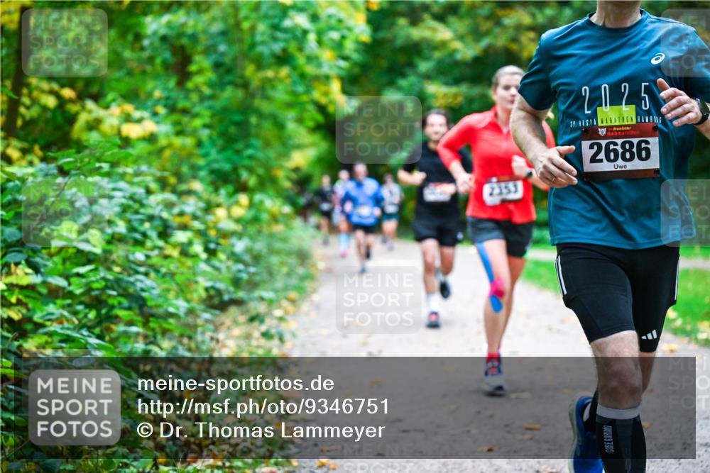 12.10.2025 - Bramfelder Halbmarathon 2025 Dr. Thomas Lammeyer http://msf.ph/oto/9346751 12.10.2025 10:21:27 Laufen 2353, 2025, 39, 2686 meine-sportfotos.de