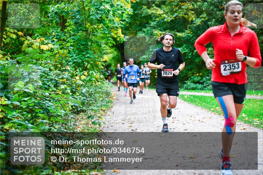12.10.2025 - Bramfelder Halbmarathon 2025 Dr. Thomas Lammeyer http://msf.ph/oto/9346754 12.10.2025 10:21:28 Laufen 2812, 2829, 2353 meine-sportfotos.de