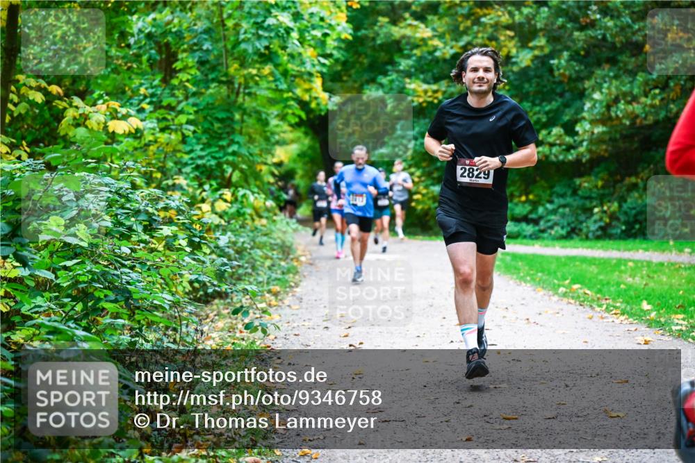 12.10.2025 - Bramfelder Halbmarathon 2025 Dr. Thomas Lammeyer http://msf.ph/oto/9346758 12.10.2025 10:21:28 Laufen 2829 meine-sportfotos.de