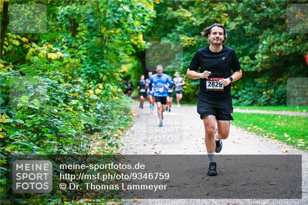 12.10.2025 - Bramfelder Halbmarathon 2025 Dr. Thomas Lammeyer http://msf.ph/oto/9346759 12.10.2025 10:21:28 Laufen 2829 meine-sportfotos.de