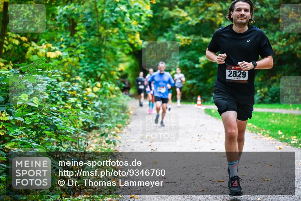 12.10.2025 - Bramfelder Halbmarathon 2025 Dr. Thomas Lammeyer http://msf.ph/oto/9346760 12.10.2025 10:21:29 Laufen 2829 meine-sportfotos.de