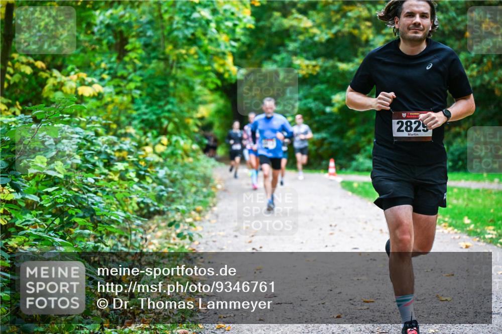 12.10.2025 - Bramfelder Halbmarathon 2025 Dr. Thomas Lammeyer http://msf.ph/oto/9346761 12.10.2025 10:21:29 Laufen 2829 meine-sportfotos.de