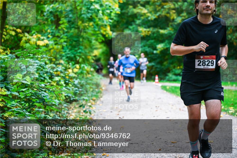 12.10.2025 - Bramfelder Halbmarathon 2025 Dr. Thomas Lammeyer http://msf.ph/oto/9346762 12.10.2025 10:21:29 Laufen 34, 2829 meine-sportfotos.de