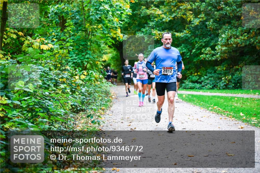 12.10.2025 - Bramfelder Halbmarathon 2025 Dr. Thomas Lammeyer http://msf.ph/oto/9346772 12.10.2025 10:21:31 Laufen 581, 27, 2812 meine-sportfotos.de