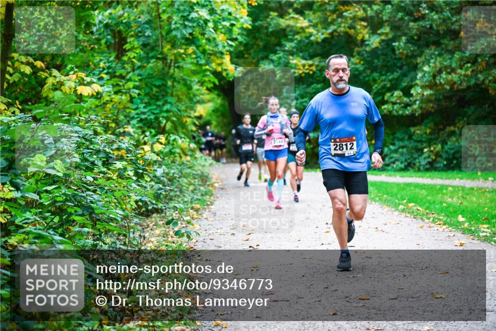 12.10.2025 - Bramfelder Halbmarathon 2025 Dr. Thomas Lammeyer http://msf.ph/oto/9346773 12.10.2025 10:21:31 Laufen 2812, 89 meine-sportfotos.de