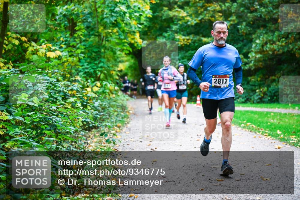 12.10.2025 - Bramfelder Halbmarathon 2025 Dr. Thomas Lammeyer http://msf.ph/oto/9346775 12.10.2025 10:21:32 Laufen 2812, 89 meine-sportfotos.de
