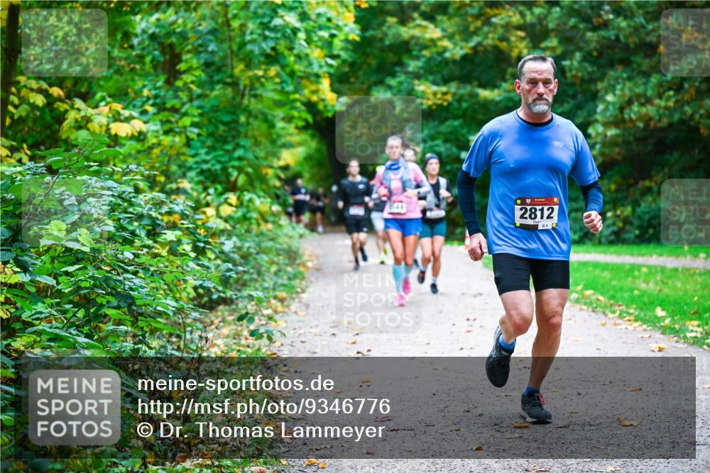 12.10.2025 - Bramfelder Halbmarathon 2025 Dr. Thomas Lammeyer http://msf.ph/oto/9346776 12.10.2025 10:21:32 Laufen 2812, 89 meine-sportfotos.de