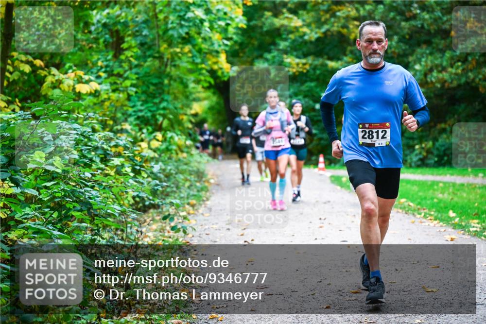 12.10.2025 - Bramfelder Halbmarathon 2025 Dr. Thomas Lammeyer http://msf.ph/oto/9346777 12.10.2025 10:21:32 Laufen 2812, 9 meine-sportfotos.de