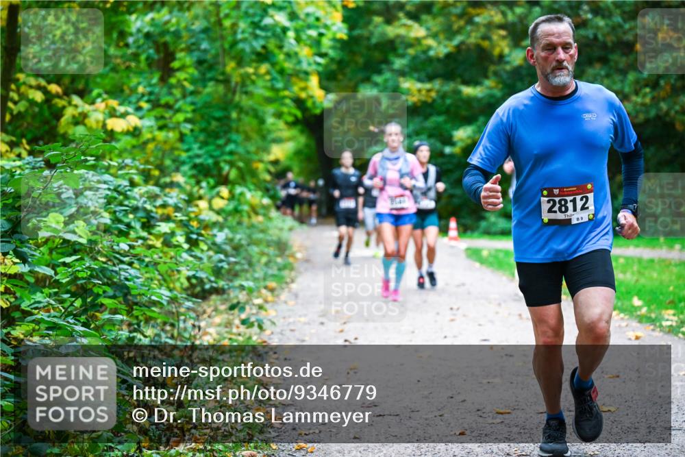 12.10.2025 - Bramfelder Halbmarathon 2025 Dr. Thomas Lammeyer http://msf.ph/oto/9346779 12.10.2025 10:21:32 Laufen 2812, 9 meine-sportfotos.de
