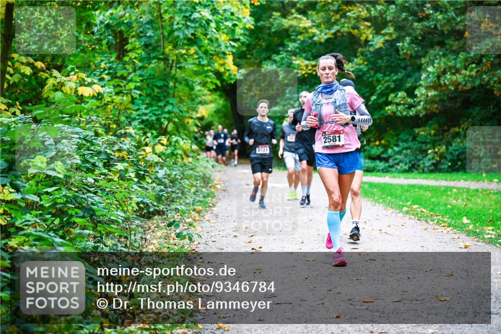 12.10.2025 - Bramfelder Halbmarathon 2025 Dr. Thomas Lammeyer http://msf.ph/oto/9346784 12.10.2025 10:21:34 Laufen 2723, 2581 meine-sportfotos.de