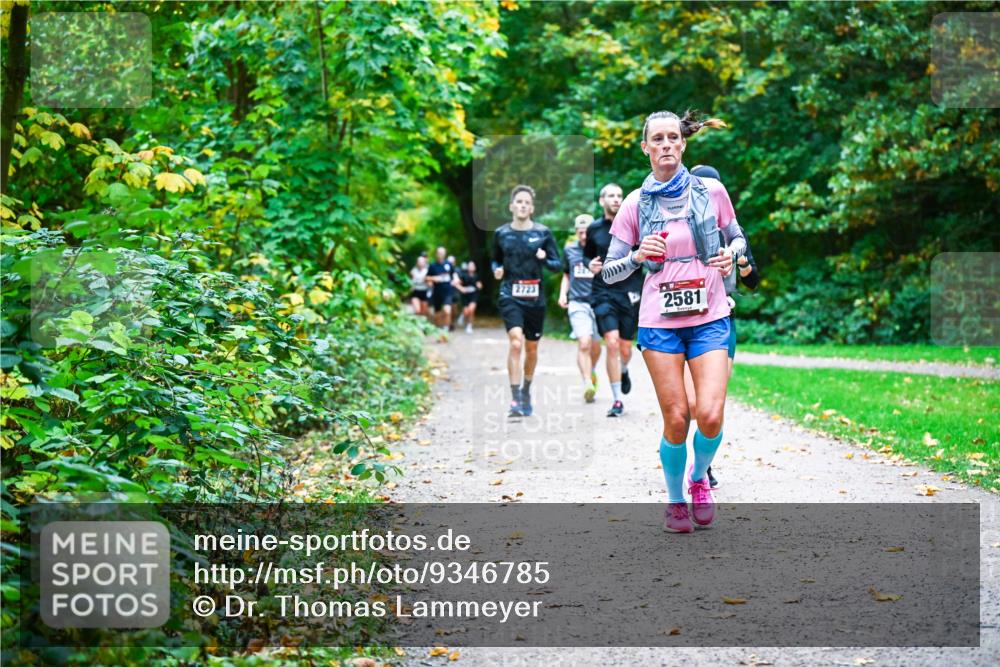 12.10.2025 - Bramfelder Halbmarathon 2025 Dr. Thomas Lammeyer http://msf.ph/oto/9346785 12.10.2025 10:21:34 Laufen 2723, 2581 meine-sportfotos.de