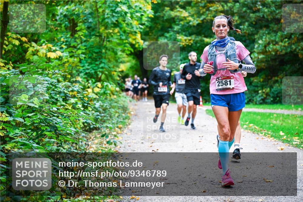 12.10.2025 - Bramfelder Halbmarathon 2025 Dr. Thomas Lammeyer http://msf.ph/oto/9346789 12.10.2025 10:21:34 Laufen 2723, 2581 meine-sportfotos.de