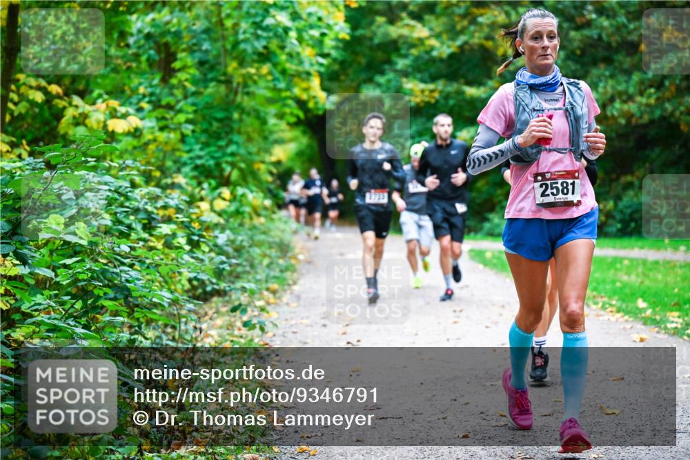 12.10.2025 - Bramfelder Halbmarathon 2025 Dr. Thomas Lammeyer http://msf.ph/oto/9346791 12.10.2025 10:21:35 Laufen 2581 meine-sportfotos.de