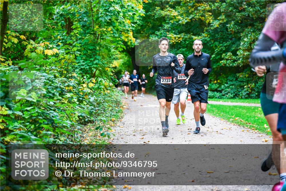 12.10.2025 - Bramfelder Halbmarathon 2025 Dr. Thomas Lammeyer http://msf.ph/oto/9346795 12.10.2025 10:21:35 Laufen 2870, 2723 meine-sportfotos.de