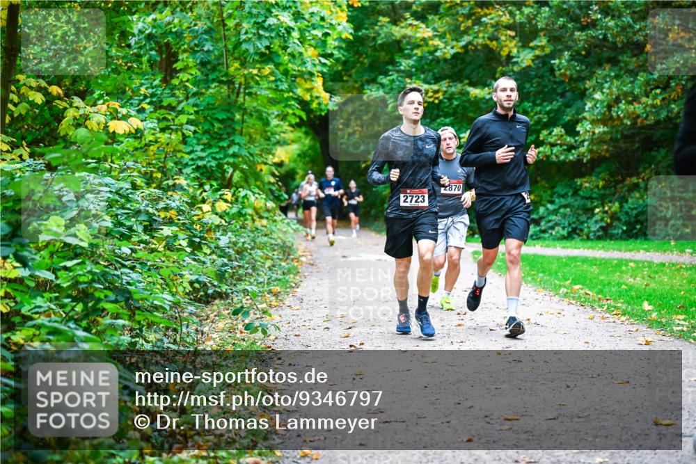 12.10.2025 - Bramfelder Halbmarathon 2025 Dr. Thomas Lammeyer http://msf.ph/oto/9346797 12.10.2025 10:21:36 Laufen 2723, 2870 meine-sportfotos.de