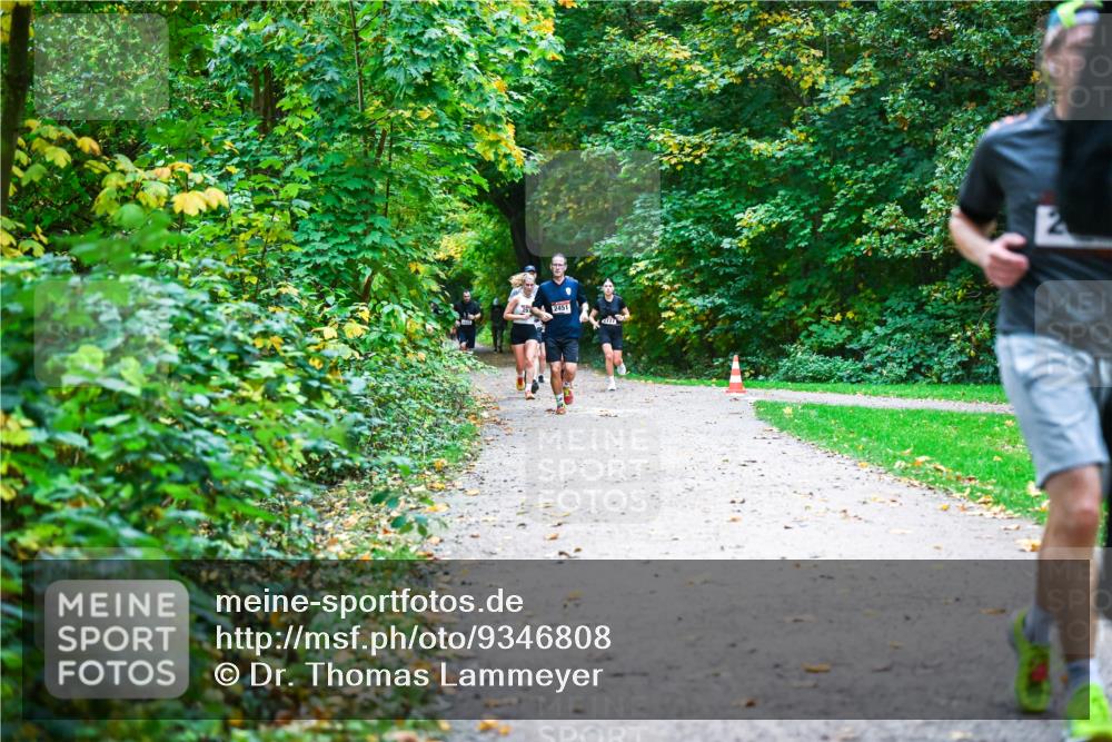 12.10.2025 - Bramfelder Halbmarathon 2025 Dr. Thomas Lammeyer http://msf.ph/oto/9346808 12.10.2025 10:21:38 Laufen 2451, 2 meine-sportfotos.de