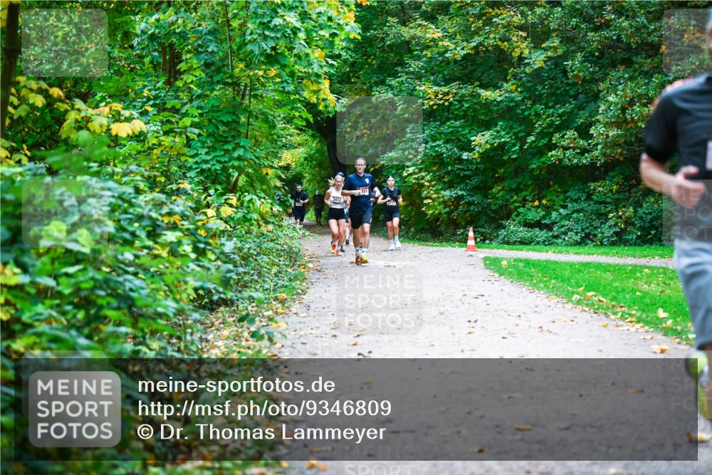 12.10.2025 - Bramfelder Halbmarathon 2025 Dr. Thomas Lammeyer http://msf.ph/oto/9346809 12.10.2025 10:21:38 Laufen 2972 meine-sportfotos.de