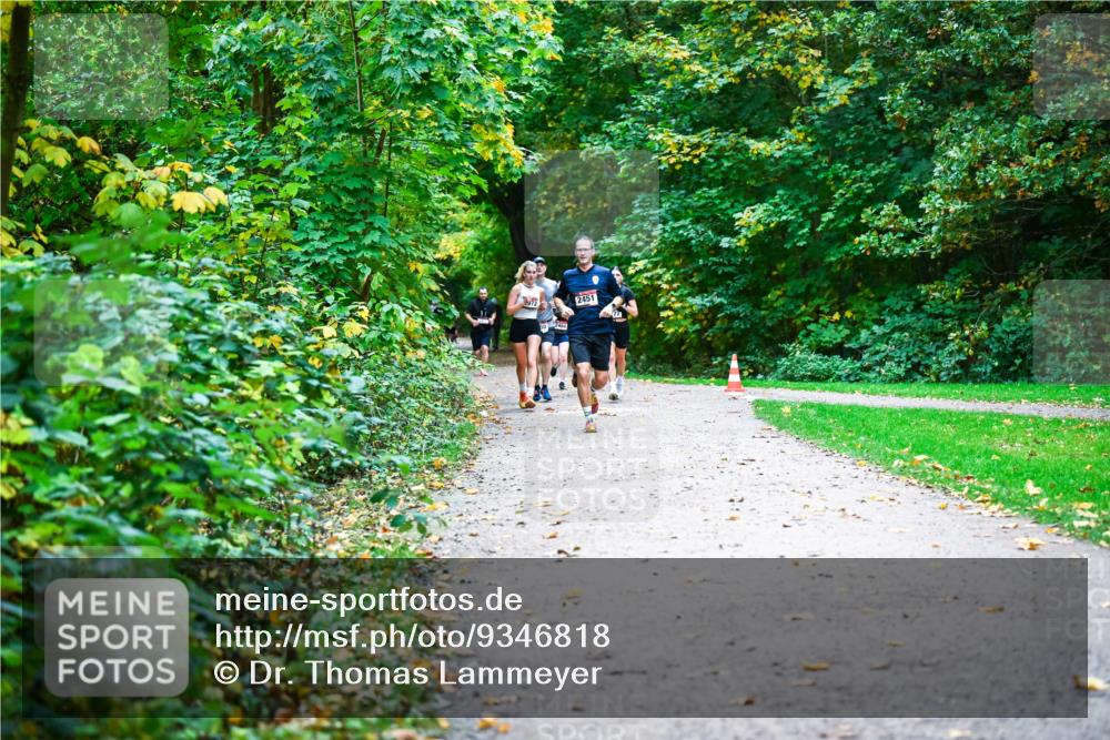 12.10.2025 - Bramfelder Halbmarathon 2025 Dr. Thomas Lammeyer http://msf.ph/oto/9346818 12.10.2025 10:21:39 Laufen 972, 2451 meine-sportfotos.de