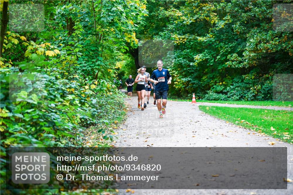 12.10.2025 - Bramfelder Halbmarathon 2025 Dr. Thomas Lammeyer http://msf.ph/oto/9346820 12.10.2025 10:21:40 Laufen 12, 2451 meine-sportfotos.de