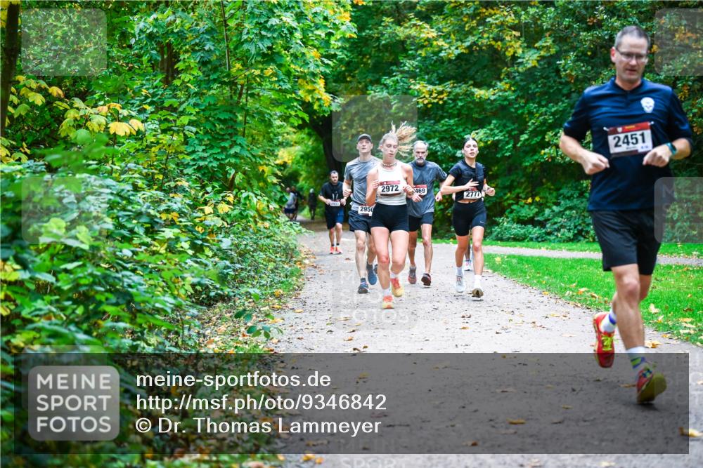 12.10.2025 - Bramfelder Halbmarathon 2025 Dr. Thomas Lammeyer http://msf.ph/oto/9346842 12.10.2025 10:21:43 Laufen 2972, 469, 2777, 2950, 2451 meine-sportfotos.de