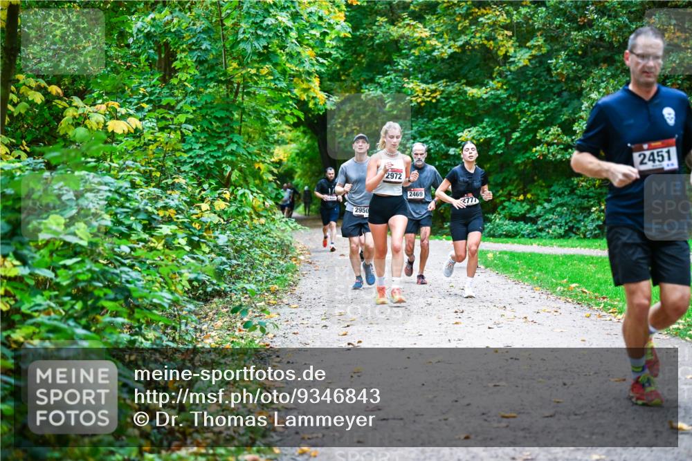 12.10.2025 - Bramfelder Halbmarathon 2025 Dr. Thomas Lammeyer http://msf.ph/oto/9346843 12.10.2025 10:21:43 Laufen 2950, 2972, 2469, 2451 meine-sportfotos.de