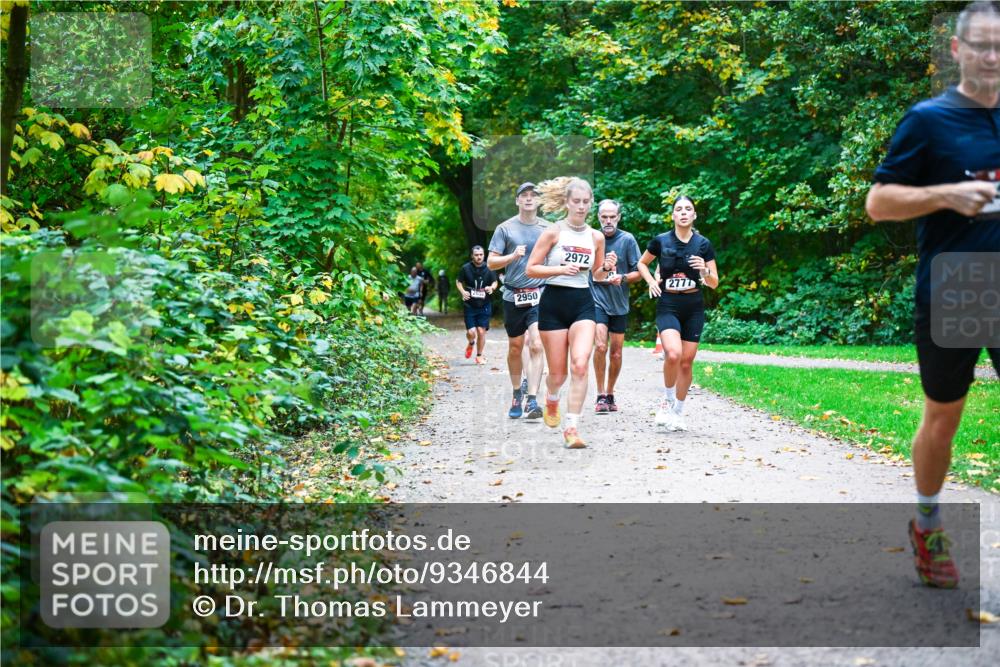 12.10.2025 - Bramfelder Halbmarathon 2025 Dr. Thomas Lammeyer http://msf.ph/oto/9346844 12.10.2025 10:21:44 Laufen 2950, 2972, 2777 meine-sportfotos.de