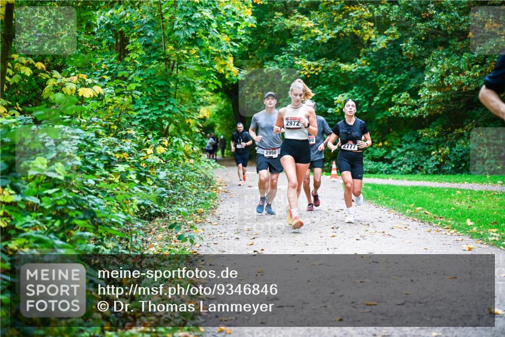 12.10.2025 - Bramfelder Halbmarathon 2025 Dr. Thomas Lammeyer http://msf.ph/oto/9346846 12.10.2025 10:21:44 Laufen 2972, 2950, 69, 2777 meine-sportfotos.de