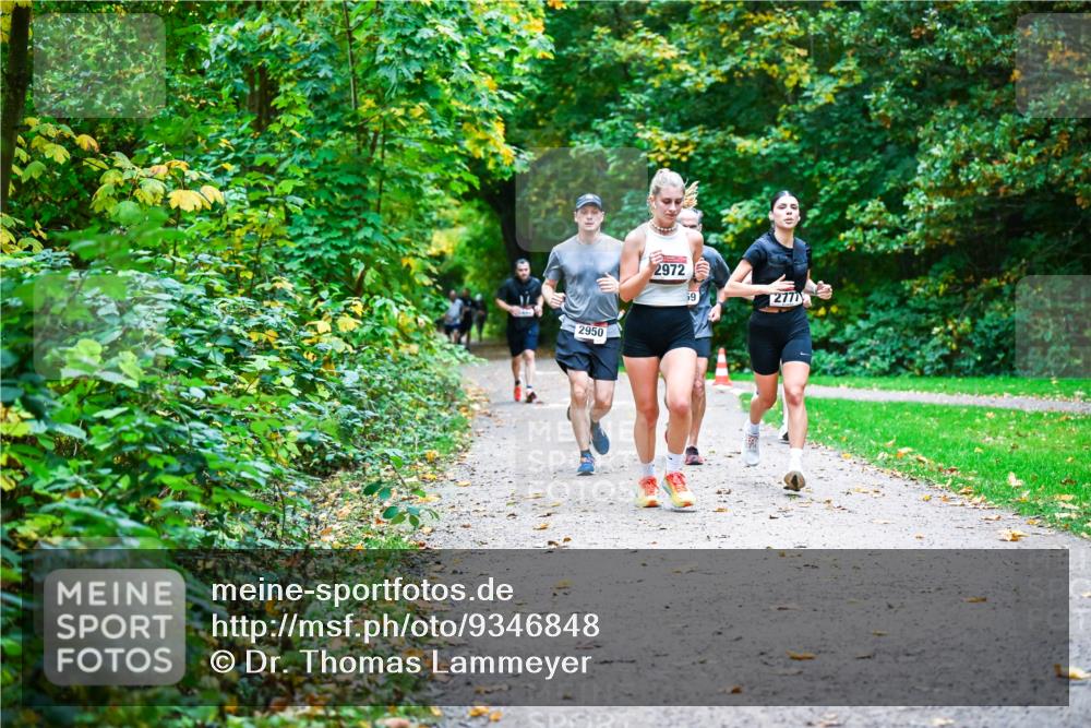 12.10.2025 - Bramfelder Halbmarathon 2025 Dr. Thomas Lammeyer http://msf.ph/oto/9346848 12.10.2025 10:21:44 Laufen 2950, 2972, 69, 2777 meine-sportfotos.de