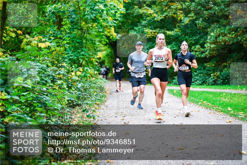 12.10.2025 - Bramfelder Halbmarathon 2025 Dr. Thomas Lammeyer http://msf.ph/oto/9346851 12.10.2025 10:21:45 Laufen 2950, 2972, 2777 meine-sportfotos.de