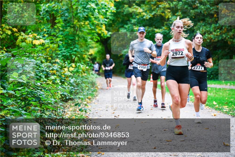 12.10.2025 - Bramfelder Halbmarathon 2025 Dr. Thomas Lammeyer http://msf.ph/oto/9346853 12.10.2025 10:21:45 Laufen 2972, 246, 2950, 2777 meine-sportfotos.de