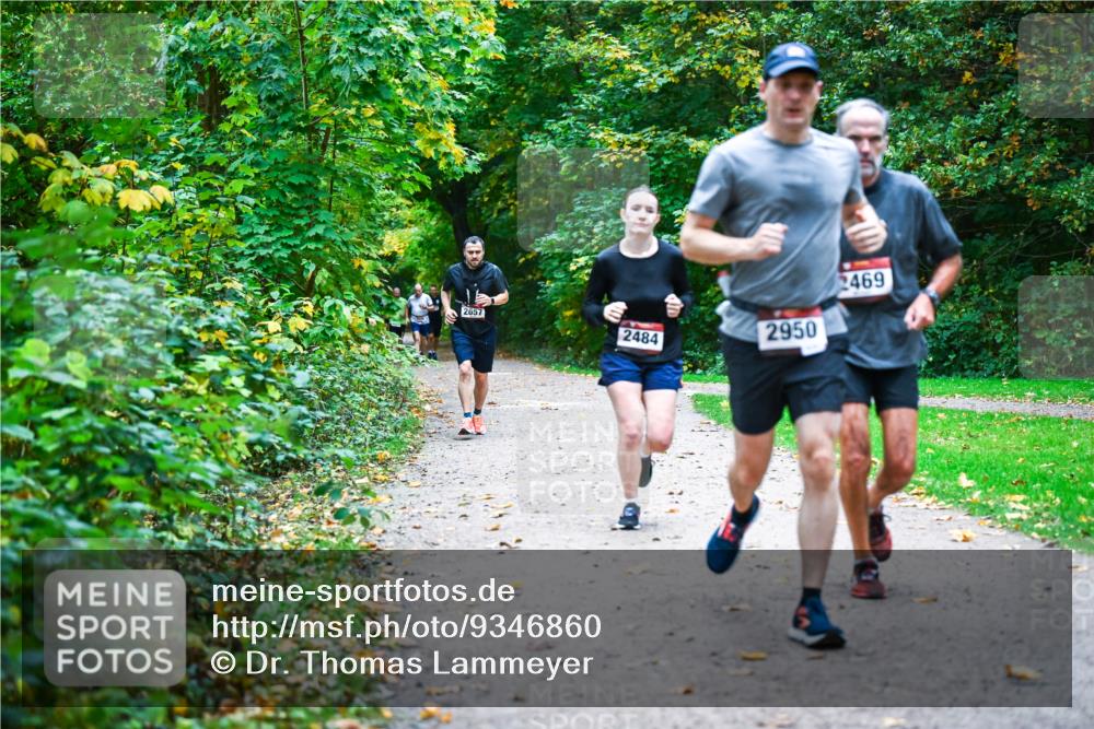 12.10.2025 - Bramfelder Halbmarathon 2025 Dr. Thomas Lammeyer http://msf.ph/oto/9346860 12.10.2025 10:21:47 Laufen 2469, 2657, 2484, 2950 meine-sportfotos.de