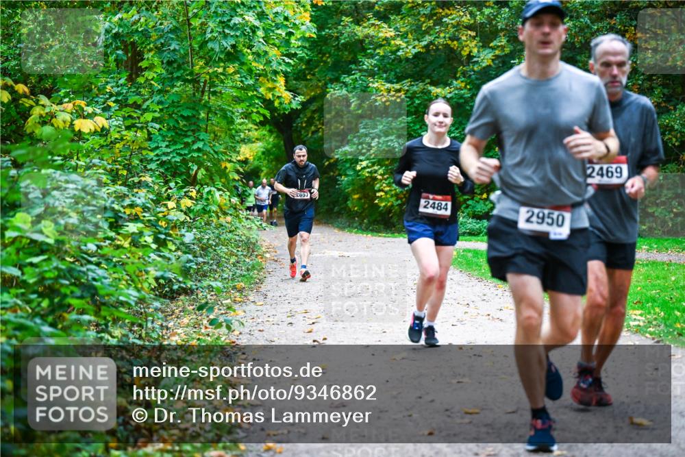 12.10.2025 - Bramfelder Halbmarathon 2025 Dr. Thomas Lammeyer http://msf.ph/oto/9346862 12.10.2025 10:21:47 Laufen 2469, 2657, 2484, 2950 meine-sportfotos.de