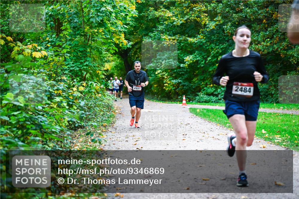 12.10.2025 - Bramfelder Halbmarathon 2025 Dr. Thomas Lammeyer http://msf.ph/oto/9346869 12.10.2025 10:21:48 Laufen 2484, 2657 meine-sportfotos.de