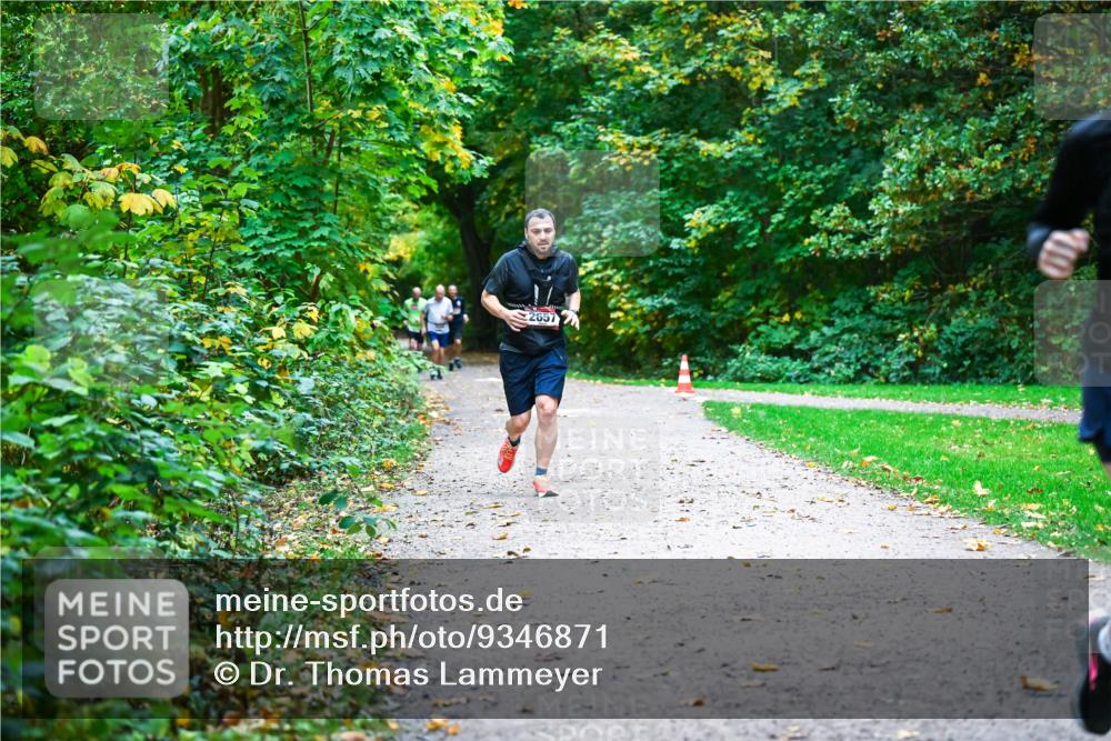 12.10.2025 - Bramfelder Halbmarathon 2025 Dr. Thomas Lammeyer http://msf.ph/oto/9346871 12.10.2025 10:21:49 Laufen 2057 meine-sportfotos.de