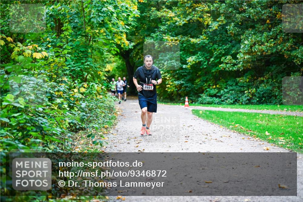 12.10.2025 - Bramfelder Halbmarathon 2025 Dr. Thomas Lammeyer http://msf.ph/oto/9346872 12.10.2025 10:21:49 Laufen 2657 meine-sportfotos.de