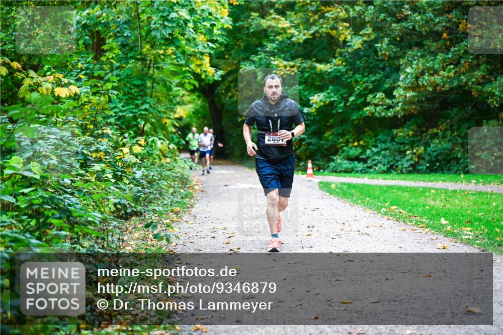 12.10.2025 - Bramfelder Halbmarathon 2025 Dr. Thomas Lammeyer http://msf.ph/oto/9346879 12.10.2025 10:21:50 Laufen 265 meine-sportfotos.de