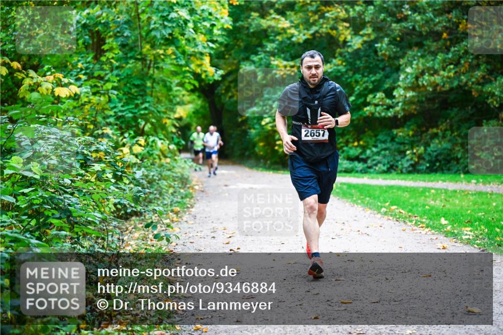 12.10.2025 - Bramfelder Halbmarathon 2025 Dr. Thomas Lammeyer http://msf.ph/oto/9346884 12.10.2025 10:21:50 Laufen 2657 meine-sportfotos.de