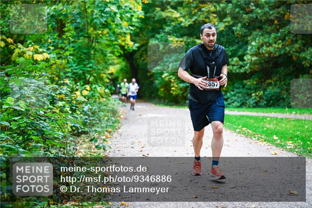 12.10.2025 - Bramfelder Halbmarathon 2025 Dr. Thomas Lammeyer http://msf.ph/oto/9346886 12.10.2025 10:21:51 Laufen 657 meine-sportfotos.de