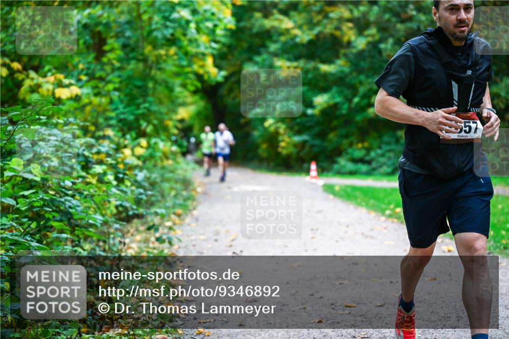 12.10.2025 - Bramfelder Halbmarathon 2025 Dr. Thomas Lammeyer http://msf.ph/oto/9346892 12.10.2025 10:21:51 Laufen 557 meine-sportfotos.de